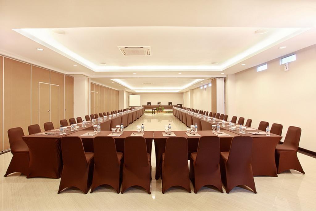 Regantris Malioboro Hotel Джокякарта Екстериор снимка