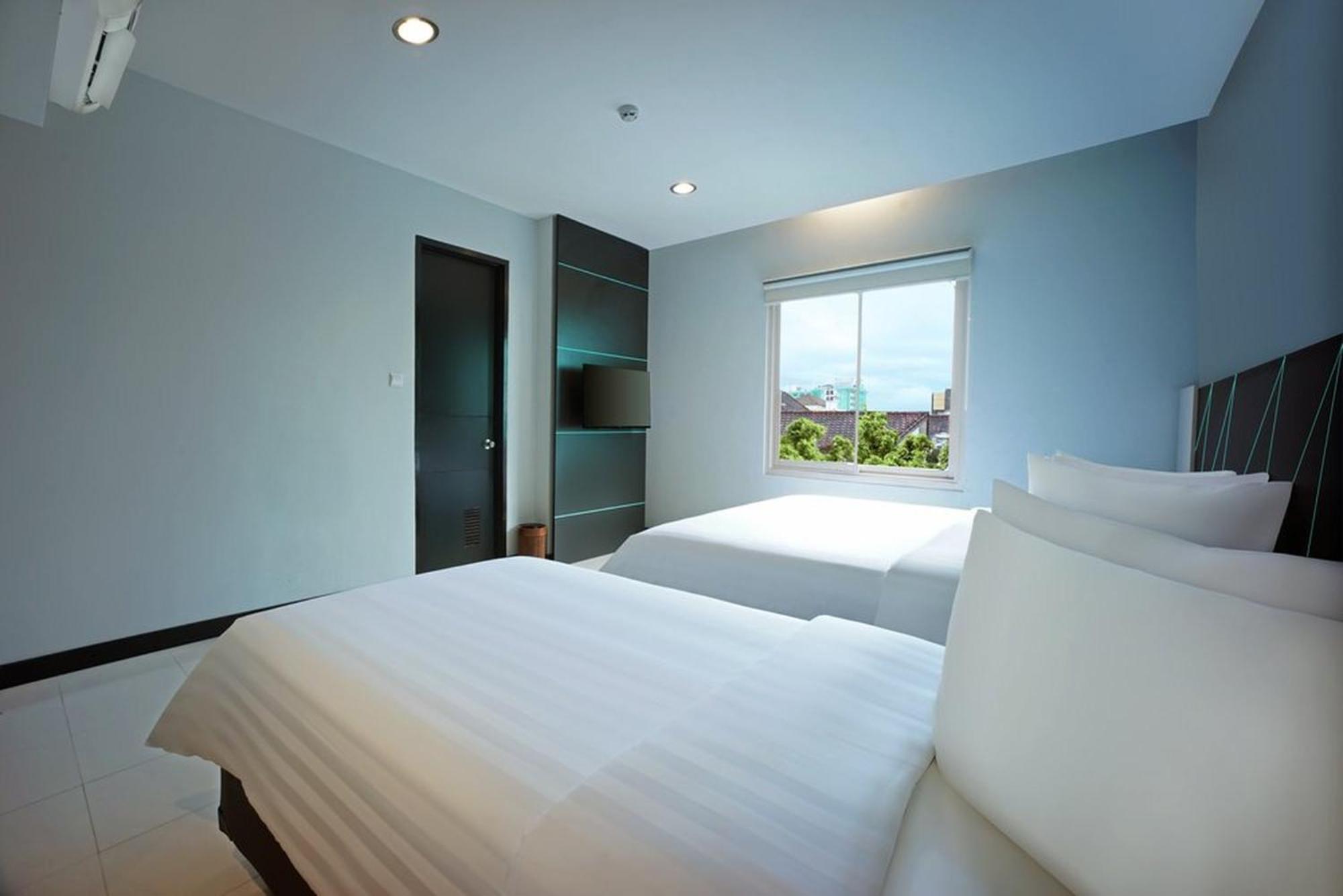 Regantris Malioboro Hotel Джокякарта Екстериор снимка