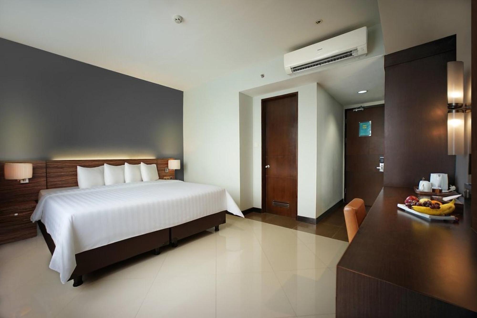 Regantris Malioboro Hotel Джокякарта Екстериор снимка