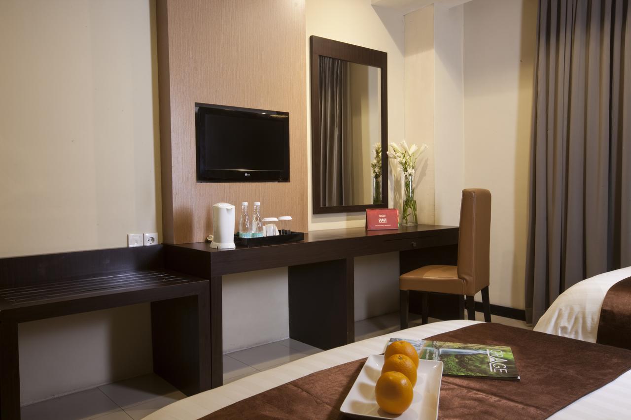 Regantris Malioboro Hotel Джокякарта Екстериор снимка
