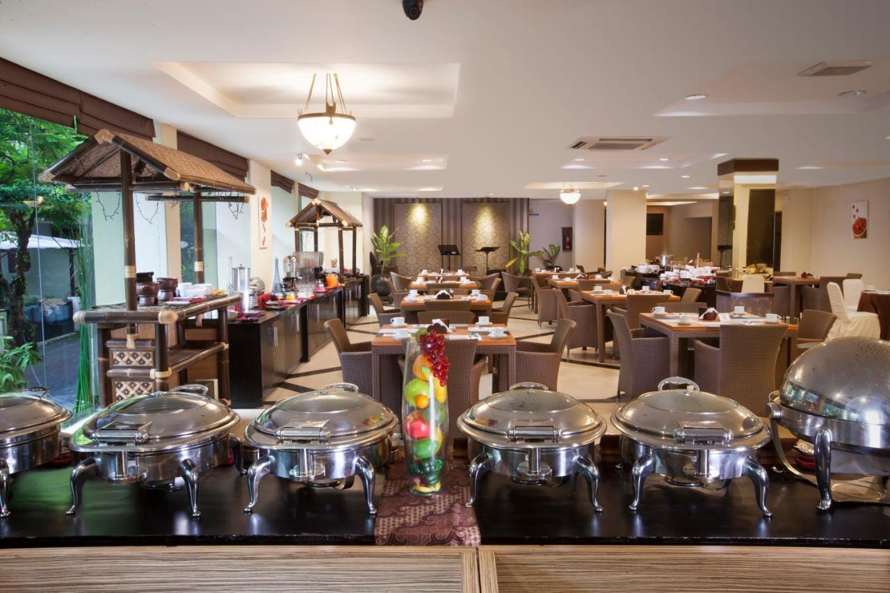 Regantris Malioboro Hotel Джокякарта Екстериор снимка